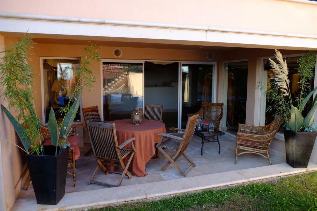 Apartamento Com Piscina Cruz Quebrada エクステリア 写真