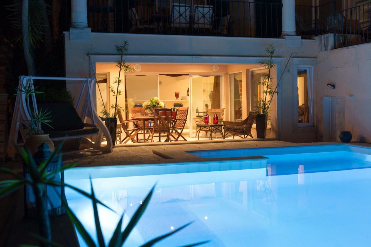 Apartamento Com Piscina Cruz Quebrada エクステリア 写真